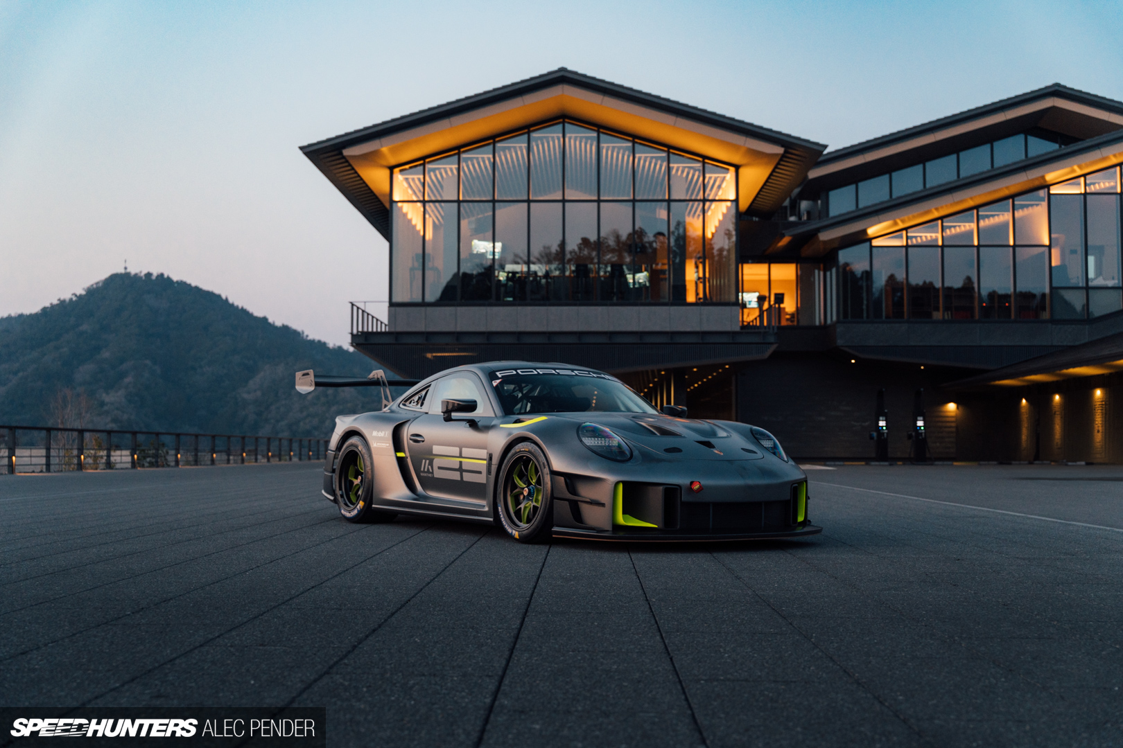 3 Days At The World’s Most Luxurious Race Observe 3 Days At The World’s Most Luxurious Race Observe