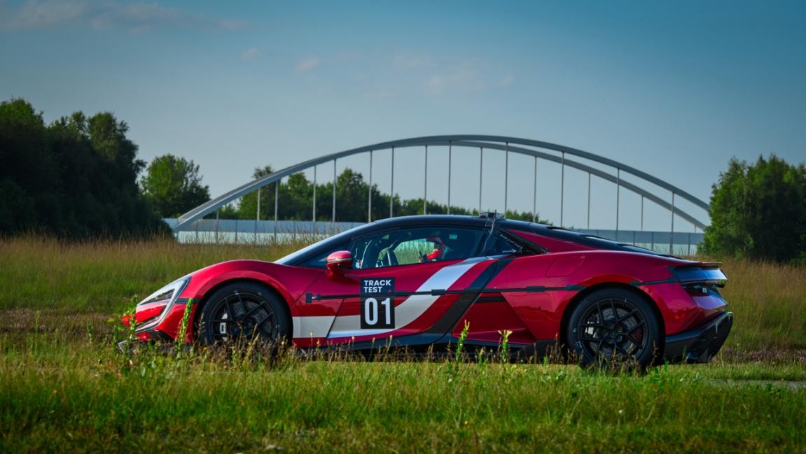 A Chinese language Supercar Simply Turned the World’s EV Pace King A Chinese language Supercar Simply Turned the World’s EV Pace King