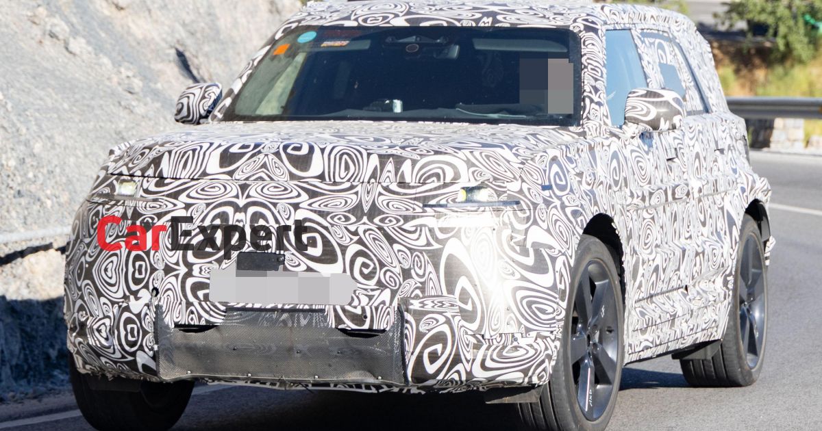 Child Land Rover Defender spied with electrical drivetrain Child Land Rover Defender spied with electrical drivetrain