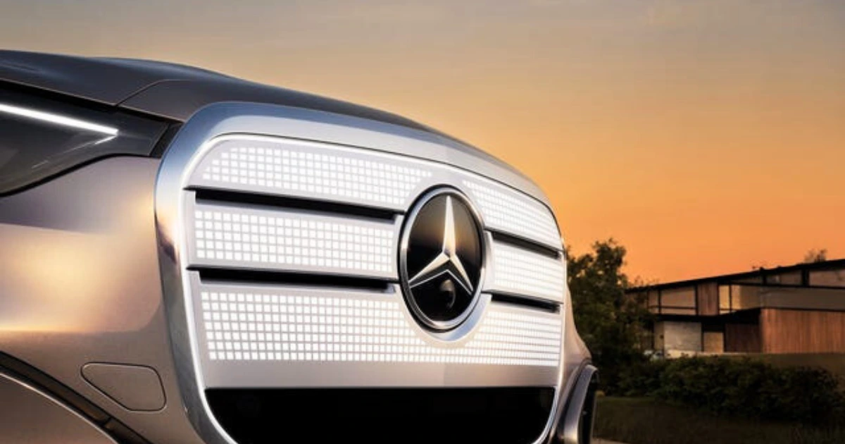 Mercedes Unveils Pixelated Grille on New GLC EV Mercedes Unveils Pixelated Grille on New GLC EV