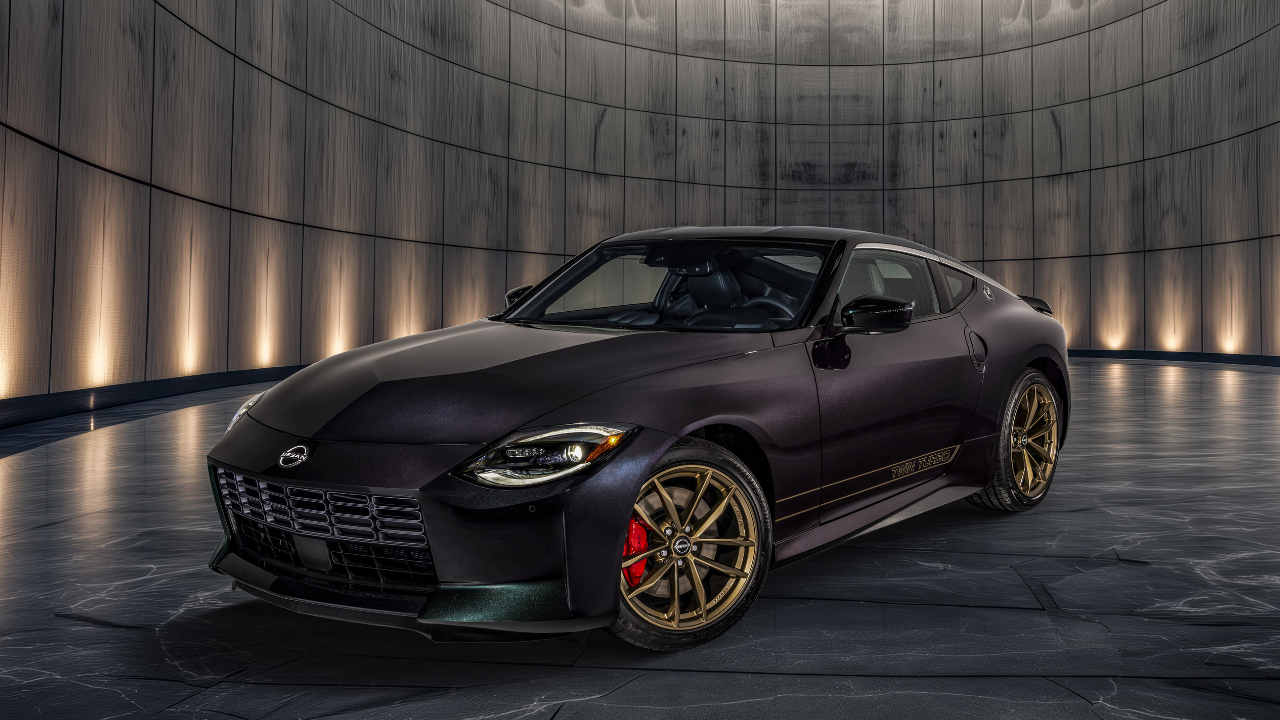 2026 Nissan Z Heritage Version: A ’90s throwback That Raids the GT-R’s Paint Locker 2026 Nissan Z Heritage Version: A ’90s throwback That Raids the GT-R’s Paint Locker