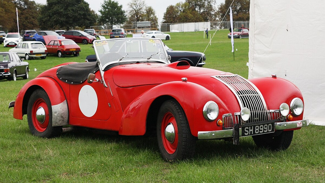 Postwar Icons: Nineteen Forties Vehicles That Outlined Automotive Type Postwar Icons: Nineteen Forties Vehicles That Outlined Automotive Type