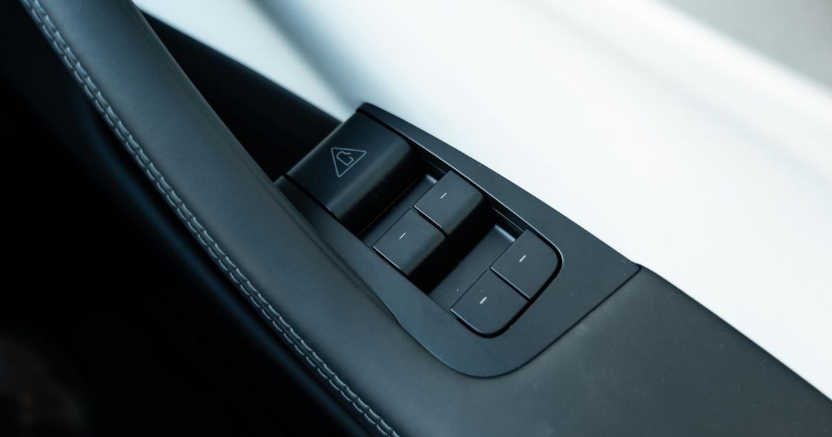 Tesla redesigning inside door handles possible on account of security issues