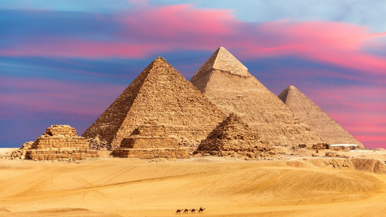 13 Historic Thoughts-Benders That Break the Timeline 13 Historic Thoughts-Benders That Break the Timeline
