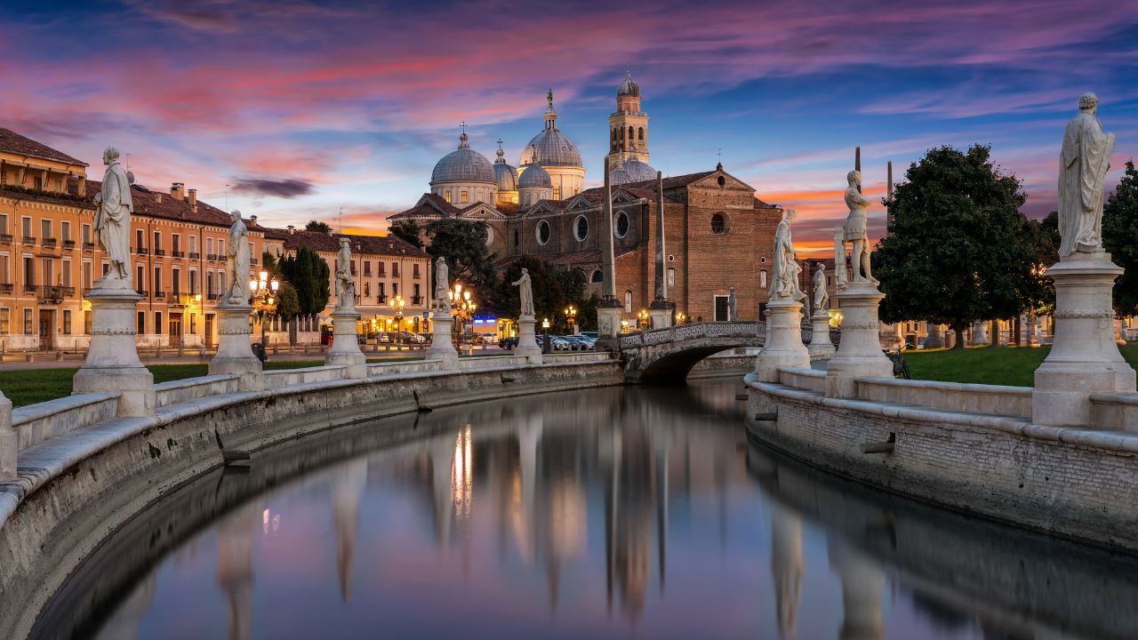 16 Italian Cities Higher Than Venice (And Approach Much less Crowded) 16 Italian Cities Higher Than Venice (And Approach Much less Crowded)