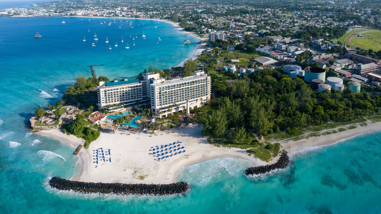 18 Inexpensive Retirement Locations With English-Talking Communities