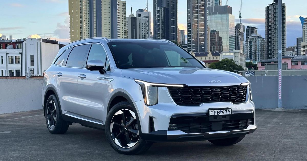 Kia Sorento Hybrid and PHEV lineups broaden with cheaper entry-level grades Kia Sorento Hybrid and PHEV lineups broaden with cheaper entry-level grades
