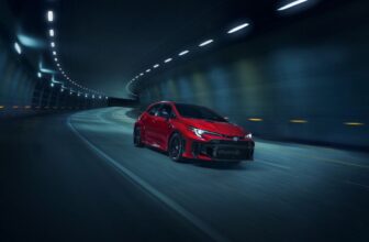 Patrons Need Automobiles to Look Good