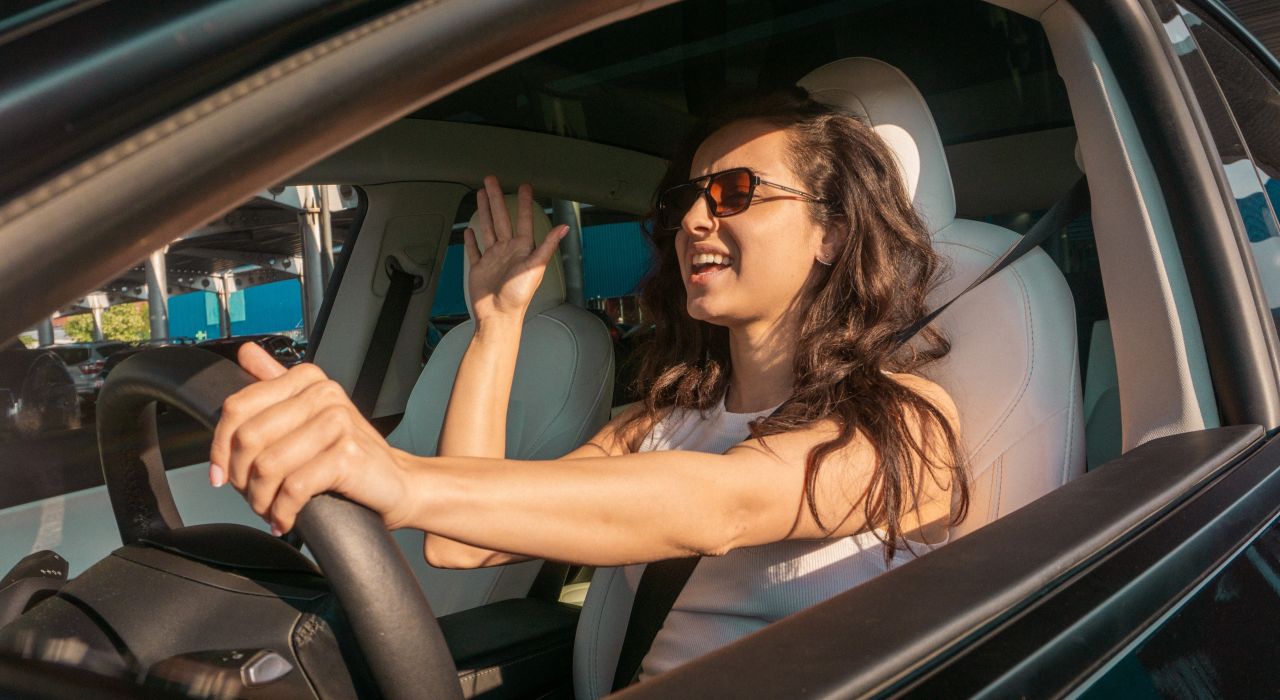 Bizarre Issues Drivers Do In Their Automotive When They Consider No one’s Trying Bizarre Issues Drivers Do In Their Automotive When They Consider No one’s Trying