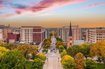 13 American Cities Excellent for Lively Retirees Over 65