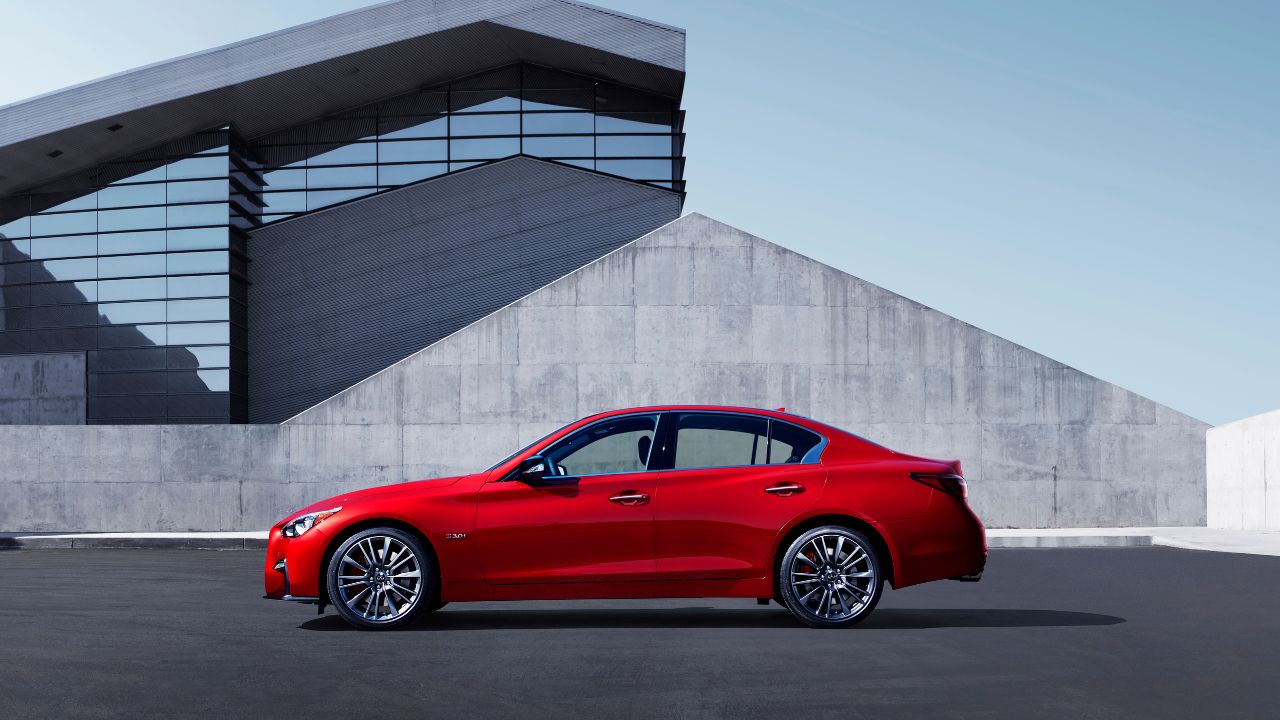 Vehicles With Shocking F1 Backgrounds Vehicles With Shocking F1 Backgrounds